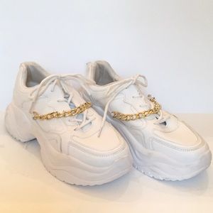 Liliana | Curb Chain Low-Top Sneakers - New Women | Color: White Size 9